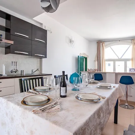 The Golden Hour, Luxury With A Panoramic View